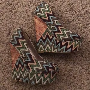Shoe dazzle platform chevron heels